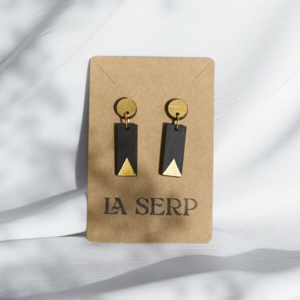 detalle pendientes Ada diseño artesanal La Serp